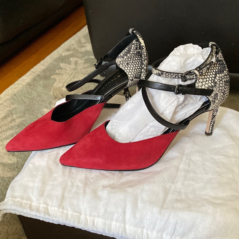 Elie Tahari suede heels